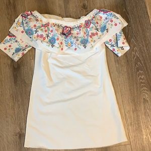 Cute off the shoulder summer dress. Never worn